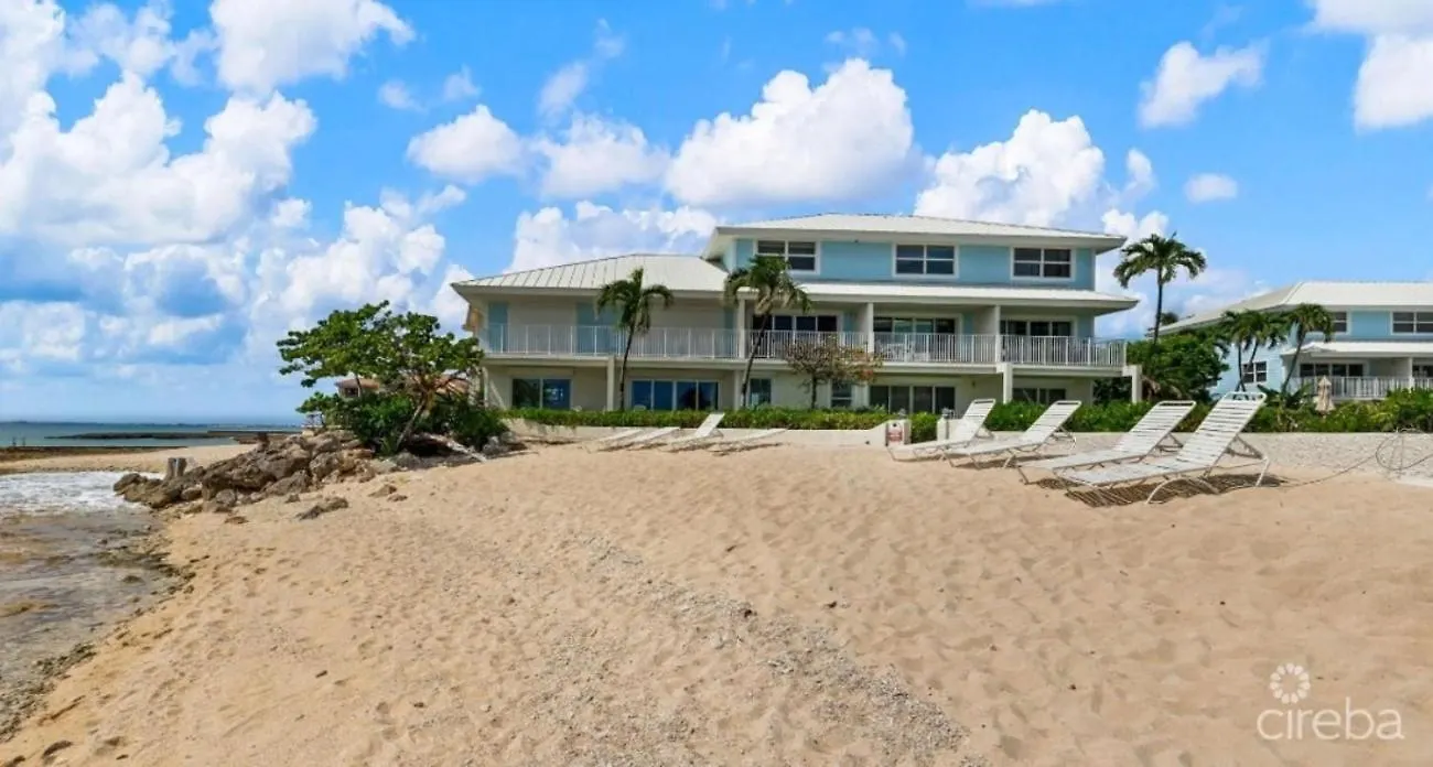 7Mile Beachfront Apartment George Town